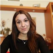 Profesora de inglés, italiano y sociología con 5 años de experiencia ofrece clases particulares para niños y adultos en Barcelona.